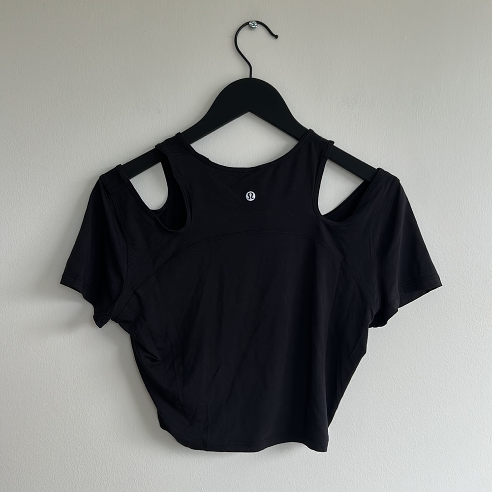 Shoulder Cut-Out Yoga T-Shirt - Picture 7 of 9